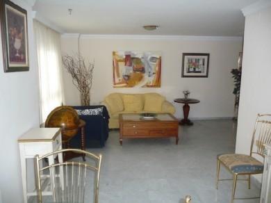 Apartamento con 2 dormitorios se vende en Marbella, Costa del Sol