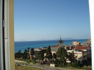 Apartamento : 2/4 personas - junto al mar - vistas a mar - gioiosa marea  messina (provincia de)  sicilia  italia