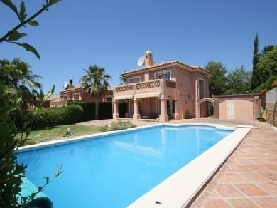 Chalet con 3 dormitorios se vende en Estepona, Costa del Sol
