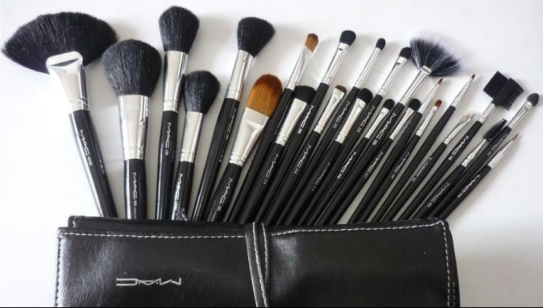 Manta de brochas maquillaje profesional MAC Set 24 brochas