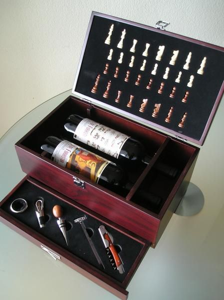 CAJA PARA VINOS CON AJEDREZ