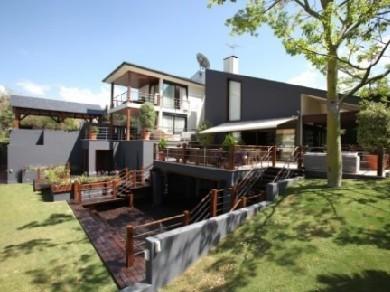 Chalet con 6 dormitorios se vende en Marbella, Costa del Sol