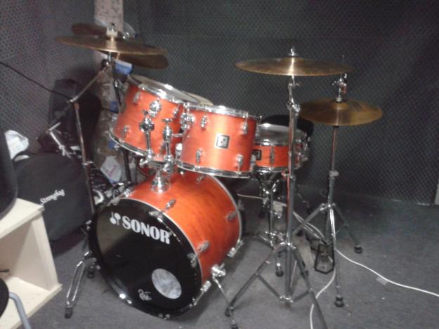 Vendo bateria y set de platos