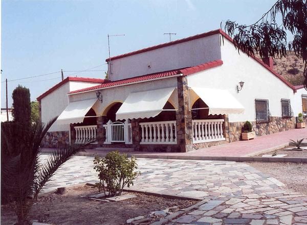 VENDO CHALET EN PETREL (ALICANTE)