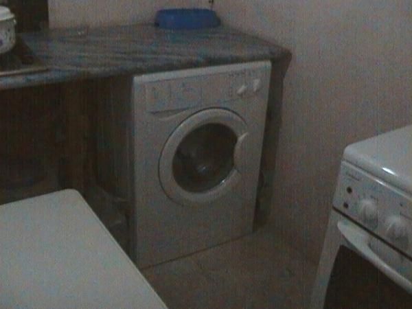 Vendo lavadora Indesit con muy poco uso
