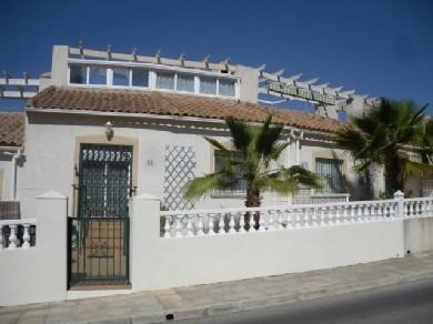 Adosado con 2 dormitorios se vende en Villamartin, Costa Blanca