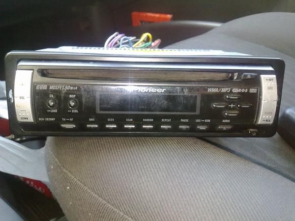 vendo Radio CD/mp3 PIONNER  DEH-2820MP