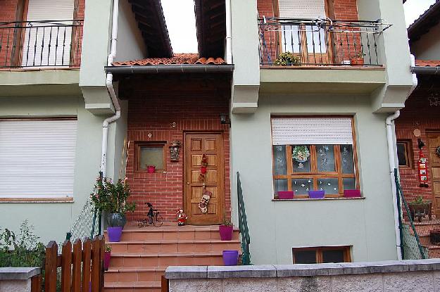 Casa pareada en Alfoz de Lloredo