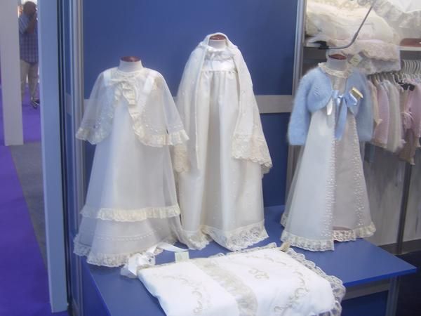 Ropa de Bebés hecha a  mano. Made in Spain. Media- Alta Calidad