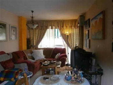 Apartamento con 3 dormitorios se vende en Marbella, Costa del Sol