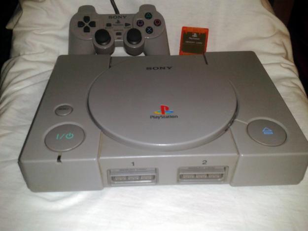 Playstation 1 + chip + mando + memoria