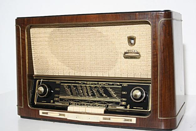 RADIO ANTIGUA GRUNDIG DE 1954. IMPECABLE. SOMOS PROFESIONALES. ENVIOS A TODA ESPAÑA.