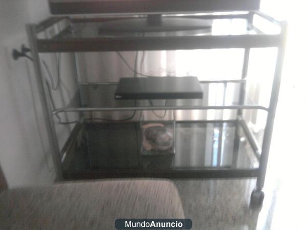 1 MUEBLE TV CON RUEDAS,CRISTAL MADERA Y CROMO