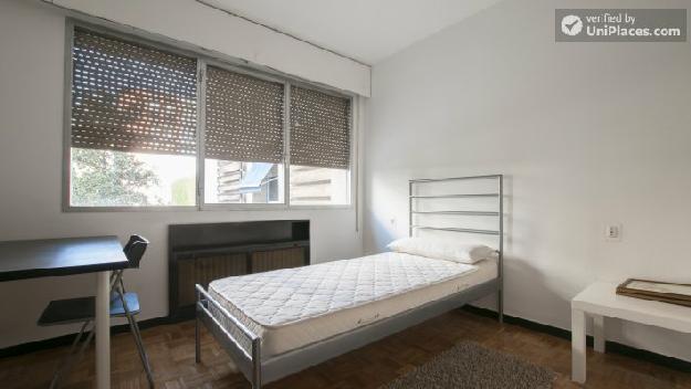 Spacious 3-bedroom apartment in residential Moncloa - Argüelles