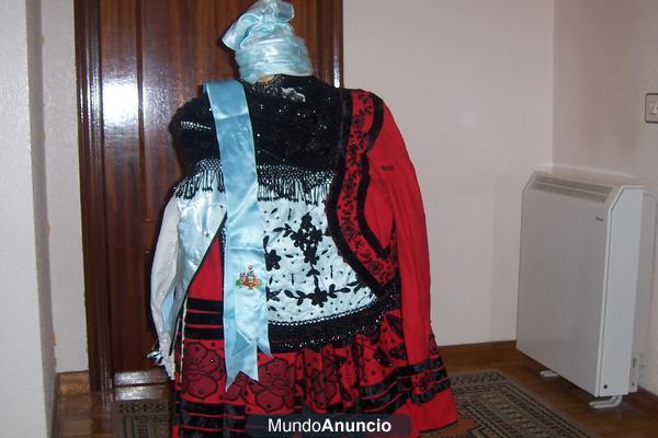 TRAJES DE LLANISCA