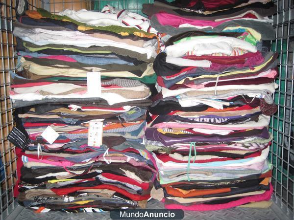 Vendo contenedores de ropa usada en buen estado por kilo (con factura)  en España .