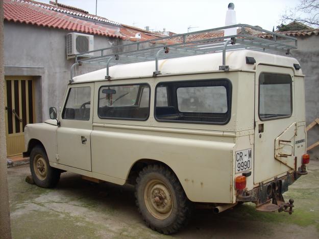 Se vende maquinaria agricola y land rover santana