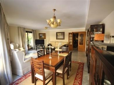 Apartamento con 4 dormitorios se vende en Marbella, Costa del Sol
