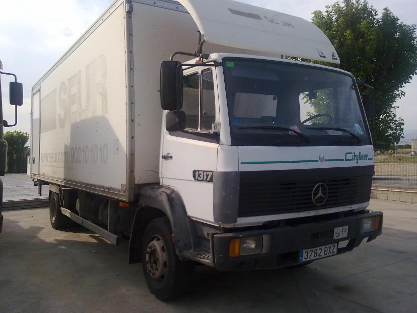 Camion mercedes-benz 13-17