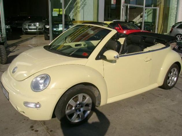 VOLKSWAGEN NEW BEETLE  CABRIO 2.0 PIEL GARANTIA