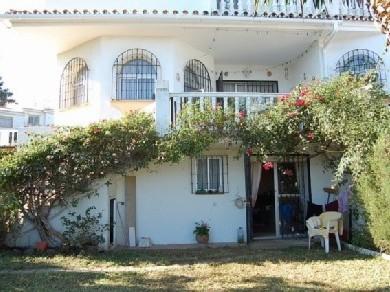 Adosado con 4 dormitorios se vende en Fuengirola, Costa del Sol