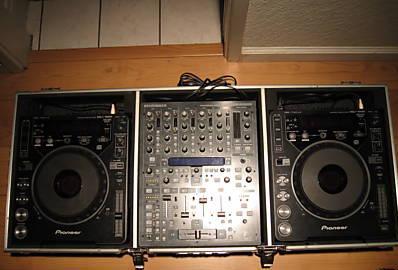 2 Pioneer CDJ 1000 MK1 + Behringer DDM 4000 + Caja de DJ