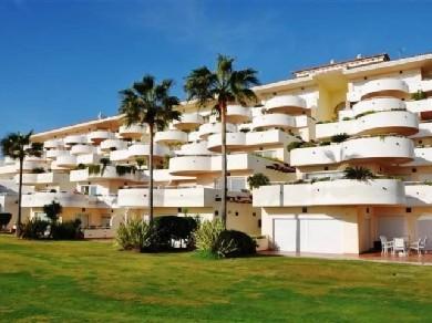 Apartamento con 3 dormitorios se vende en Estepona, Costa del Sol