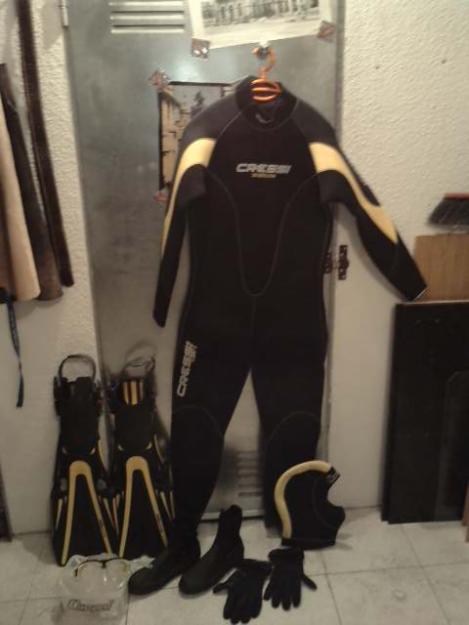 2trajes de buceo+complementos,SIN ESTRENAR