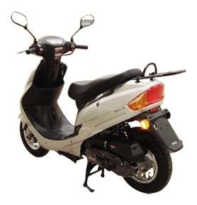 Scooter 50 nueva a precio de segunda mano + 2 años de garantía + casco de regalo