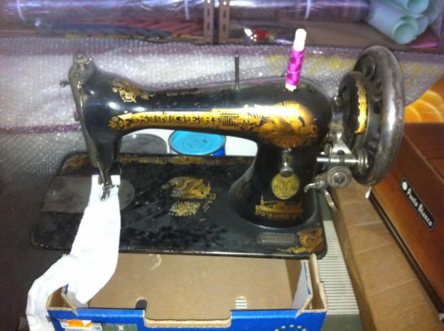 Maquina de Coser Singer Antigua