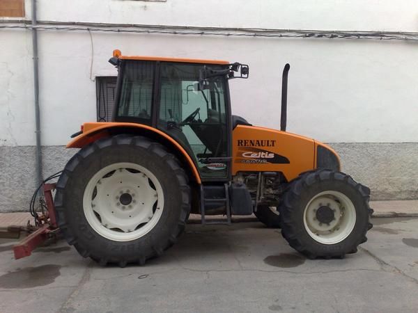 Vendo Tractor Renault Celtic