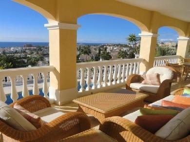 Chalet con 4 dormitorios se vende en Mijas Costa, Costa del Sol