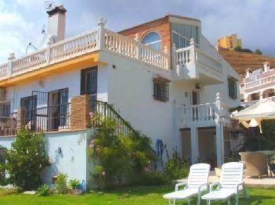 Chalet con 5 dormitorios se vende en Benalmadena Costa, Costa del Sol