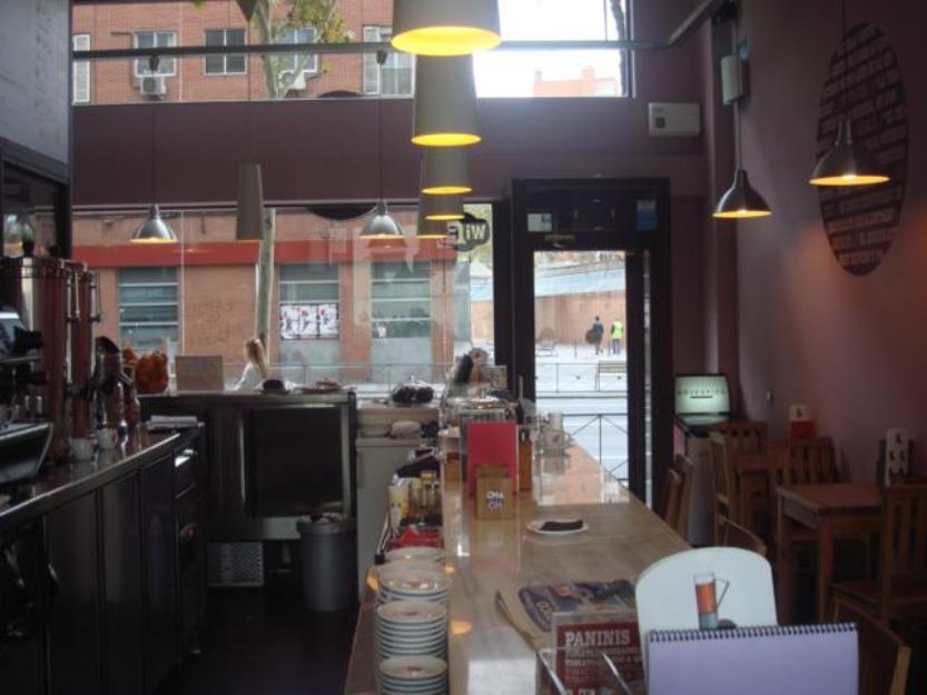 Traspaso Café Bar 80m² con posibilidad de terraza en zona Valdeacederas – Pza. Castilla