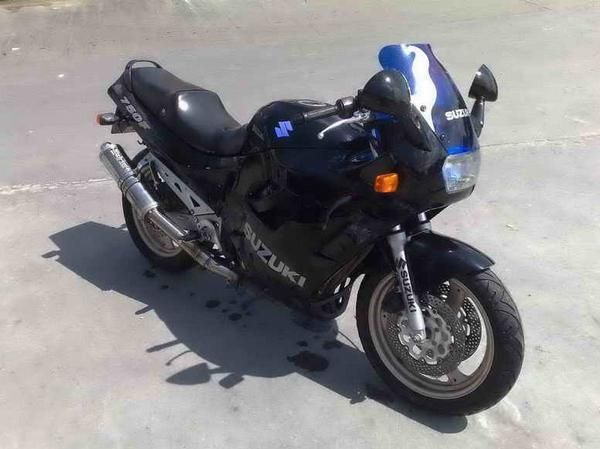 SUZUKI - GSX 750 F - 93
