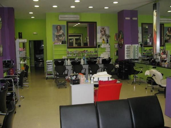 VENDO CENTRO DE BELLEZA Y PELUQUERIA EN VIGO