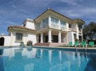 Chalet con 5 dormitorios se vende en Estepona, Costa del Sol - mejor precio | unprecio.es