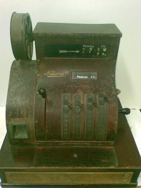 Se vende máquina registradora  antigua funcionando