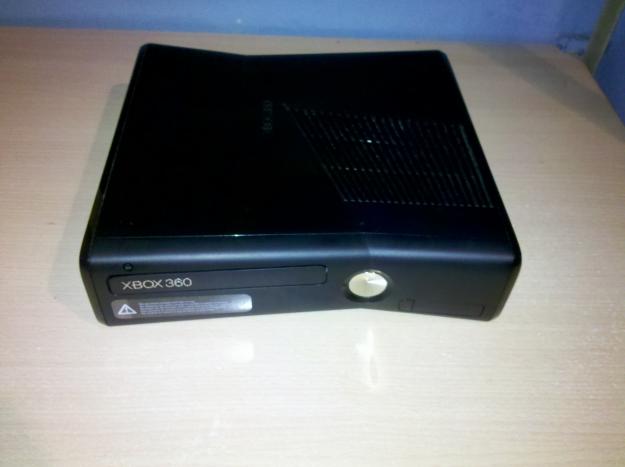 Xbox 360 Slim + garantia + cascos + juegos + mando