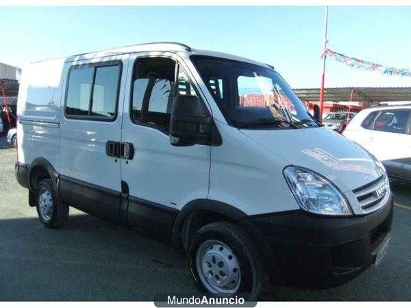 Iveco Daily 6 plazas 29L12