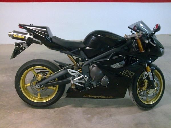 vendo triumph daytona 675