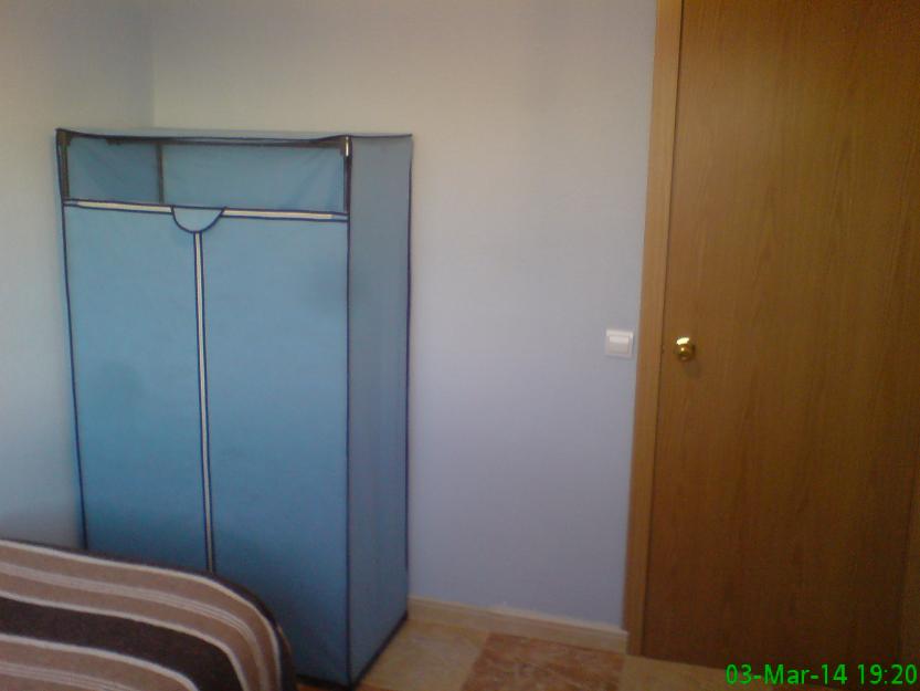 Se alquila habitacion