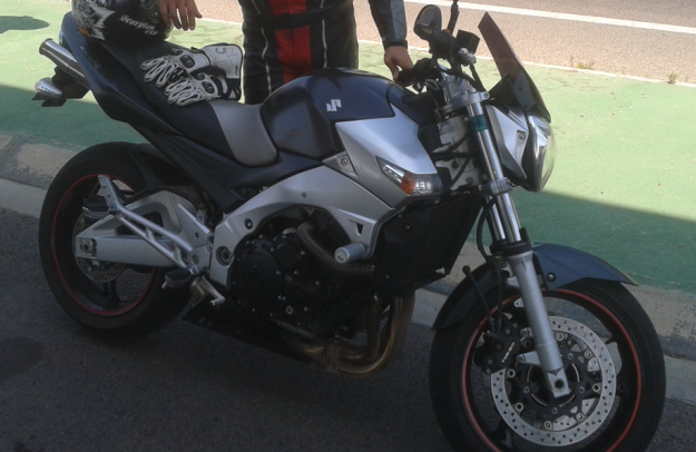 suzuki gsr 600 2300€