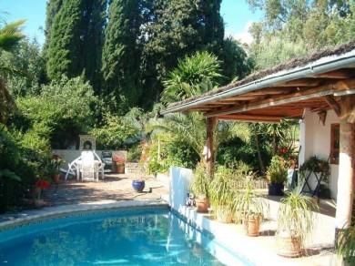 Chalet con 3 dormitorios se vende en Estepona, Costa del Sol