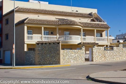 5 Dormitorio Chalet En Venta en Masalaves, Valencia