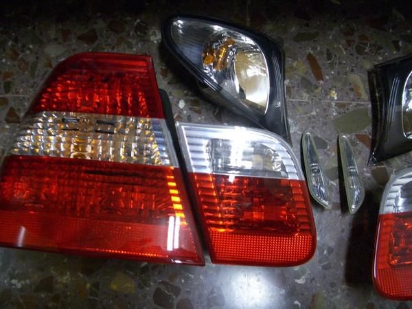 PILOTOS BLANCOS FAROS BMW E46 RESTYLING ROJO/BLANCO/ROJO COMPLETO ORIGINALES NO COPIA BARATA!!!