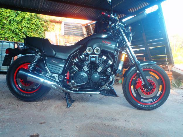 Vendo Yamaha Vmax 1200 full power 150 cv modelo Canadiense