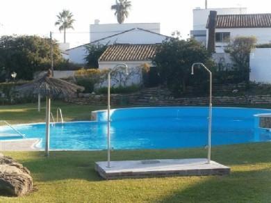 Adosado con 3 dormitorios se vende en Estepona, Costa del Sol