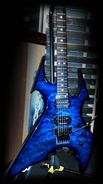 Vendo bc rich beast nj azul transparente preciosa ¡¡¡¡ideal para tocar metal!!!!
