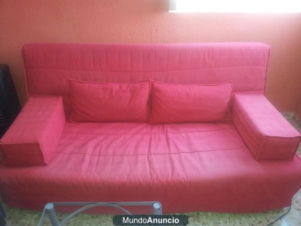 Sofa y una cama